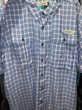 Magellan Outdoors Men's Blue and White Plaid Short-Sleeve Button-Down Shirt